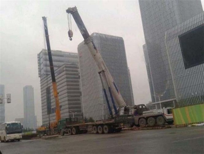 西青区“自动找平”—— 吊车的 “平地神器” 技术